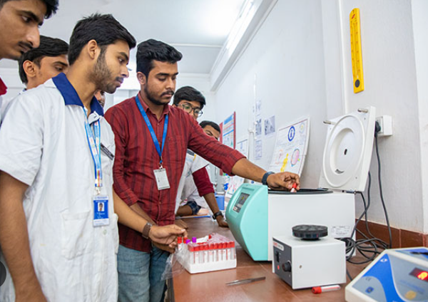 Paramedical Students Sai Charitable Lab